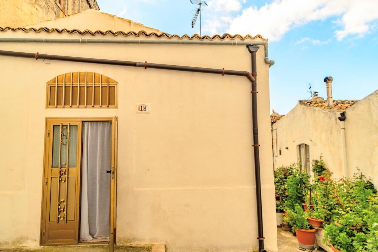 Casa Rione Medievale Villa Monte Sant'Angelo Exterior photo